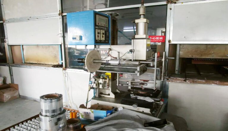machine-3-in-workshop-to-produce-aluminum-bottle